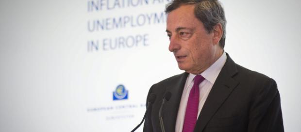 Draghi conferma la fine del Qe a partire da dicembre Draghi conferma la fine del Qe a partire da dicembre