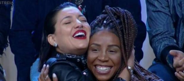 Gabi e Luane divertiram o público e chamaram a atenção da Record. (foto reprodução). Gabi e Luane divertiram o público e chamaram a atenção da Record. (foto reprodução).