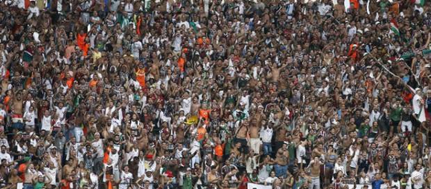 Torcida do Fluminense organiza protestos nas Laranjeiras (Foto: Globo.com) Torcida do Fluminense organiza protestos nas Laranjeiras (Foto: Globo.com)