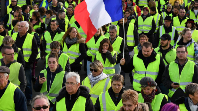 Des "gilets jaunes" créent une "délégation" officielle