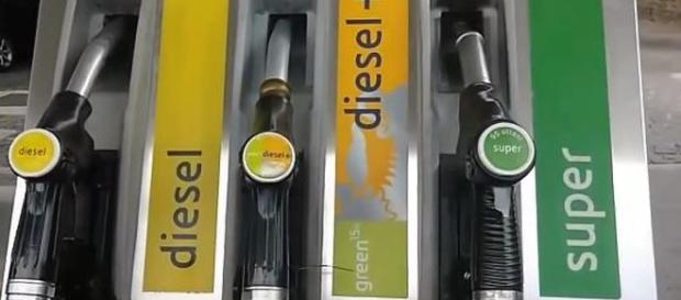 Benzina al centro dei pensieri del Pd con il taglio delle accise Benzina al centro dei pensieri del Pd con il taglio delle accise
