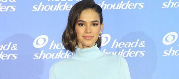 Bruna Marquezine é garota-propaganda de marca de xampu (Divulgação) Bruna Marquezine é garota-propaganda de marca de xampu (Divulgação)