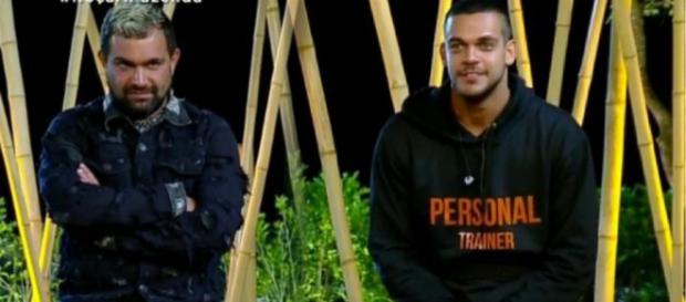 Evandro Santo e Caique discutem no programa o vivo. (foto reprodução). Evandro Santo e Caique discutem no programa o vivo. (foto reprodução).