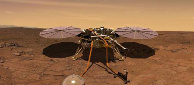 INSIGHT atterra su Marte con la sua apprecchiatura INSIGHT atterra su Marte con la sua apprecchiatura