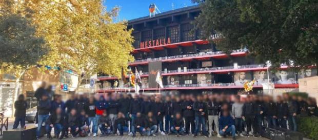 Miembros de Yomus antes del partido Valencia - Rayo Vallecano Miembros de Yomus antes del partido Valencia - Rayo Vallecano