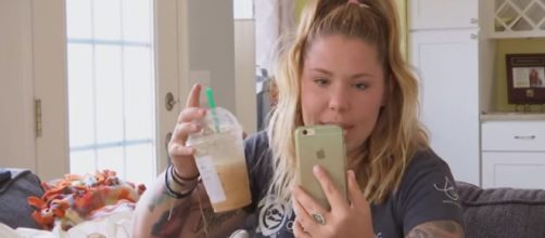 Fans angry after Kailyn Lowry retweets clickbait title about expecting baby girl. Image credit - MTV | YouTube