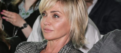 Paola Barale potrebbe essere incinta, il gossip impazza sul web