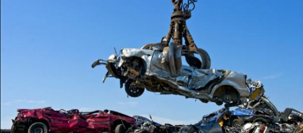 Rottamazione auto 2019, 4mila euro tra bonus e sconti Rottamazione auto 2019, 4mila euro tra bonus e sconti