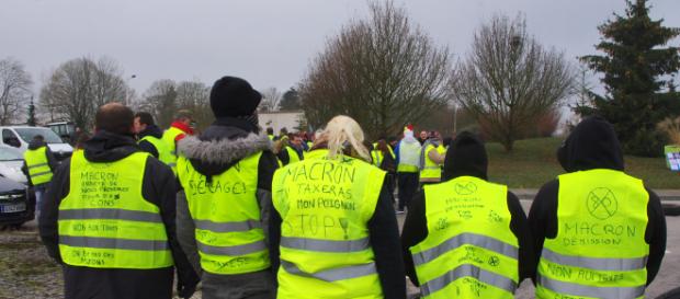 Un mouvement social hétéroclite, historique par son émergence et incompris par le gouvernement. Un mouvement social hétéroclite, historique par son émergence et incompris par le gouvernement.