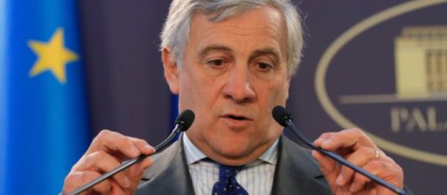 Tajani: 'Se non si cambia la manovra, gli italiani pagheranno un prezzo amarissimo'