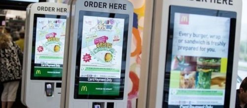 McDonald's, 'Feci e batteri sui touchscreen': lo rivela uno studio inglese