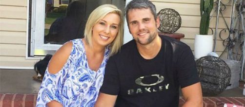 Ryan Edwards and Mackenzie Standifer pose at their Tennessee home. [Photo via Instagram]