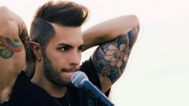 Marco Carta torna a parlare del suo coming-out. Blasting-News