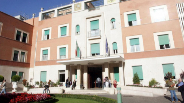 Roma, paura in corsia: incendio all'ospedale 'Villa San Pietro'