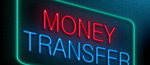 Nel DL fiscale si pensa ad una tassa sui soldi spediti all'estero con i money transfer.