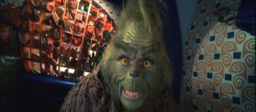 Jim Carrey plays the Grinch in "How the Grinch stole Christmas." [Image YouTube Movies/YouTube]