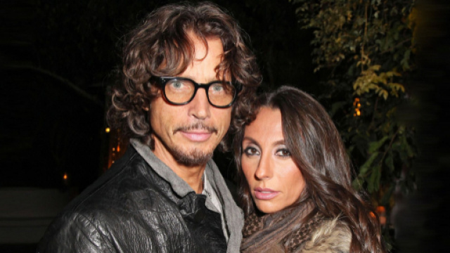 Vicky, la vedova del cantante Chris Cornell, ha denunciato il medico del marito - rollingstone.com