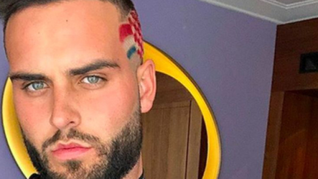 Photos : Kelly Osbourne : super mal à l'aise en robe de soirée ? - public.fr