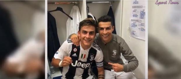Dybala e Cristiano Ronaldo (Imagem via Youtube) Dybala e Cristiano Ronaldo (Imagem via Youtube)