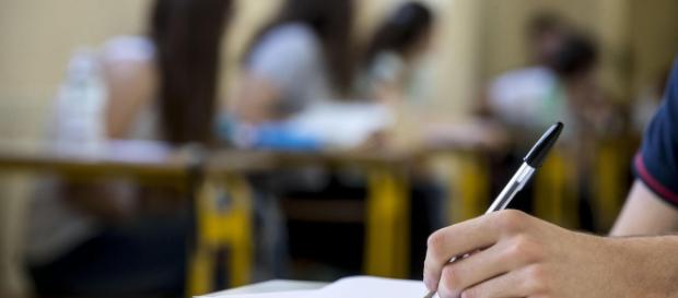 La manovra presenta novità per i docenti, dai nuovi concorsi alla continuità didattica. La manovra presenta novità per i docenti, dai nuovi concorsi alla continuità didattica.