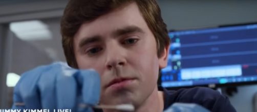 Dr. Murphy wants to do more than the standard treatment for an infected finger on The Good Doctor. [Image source: TVPromos-YouTube]
