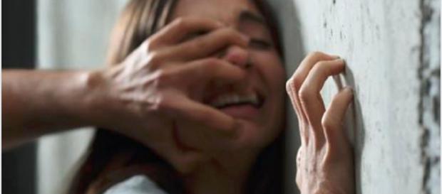 Storia orribile nel Casertano, violenta la figlia di 12 anni: la piccola tenta di uccidersi - Internapoli.it Storia orribile nel Casertano, violenta la figlia di 12 anni: la piccola tenta di uccidersi - Internapoli.it