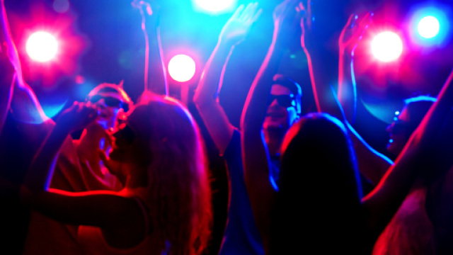 Capodanno 2019 ad Alghero: festa dell'Ultimo in piazza con Deejay Time - acediscopartysounds.co.uk