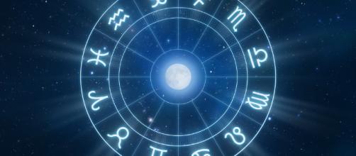 Oroscopo del giorno 8 novembre: bel momento per Sagittario e Ariete