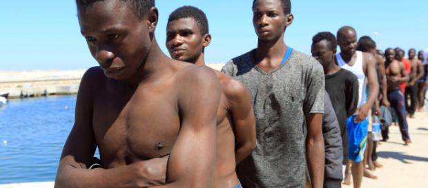 Traite des migrants en Libye : L'esclavage des temps modernes ?l ... - majalla.com Traite des migrants en Libye : L'esclavage des temps modernes ?l ... - majalla.com