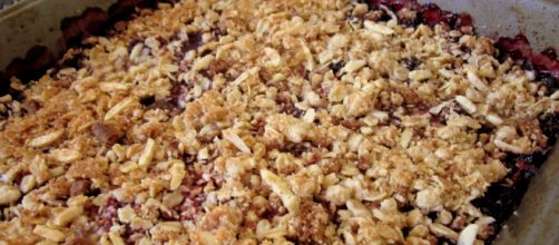 Blackberry crumble - [Amy Rose / Flickr]