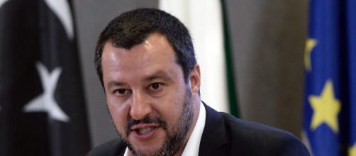 Il nuovo piano di Salvini sui migranti, taglio dei costi