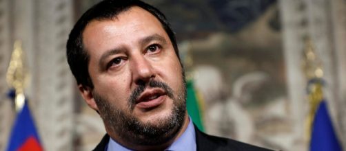 Gossip, Matteo Salvini dichiara di essere single a Pomeriggio 5.