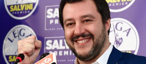 Il gradimento di Salvini resta alto.