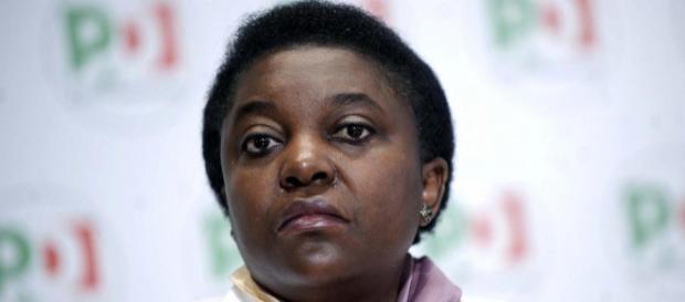 Cécile Kyenge presenta la sua iniziativa politica pro afro-italiani Cécile Kyenge presenta la sua iniziativa politica pro afro-italiani
