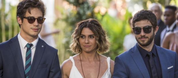 Valentim e Ícaro levam Luzia para se casar com Beto (foto reprodução). Valentim e Ícaro levam Luzia para se casar com Beto (foto reprodução).