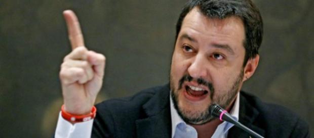 Pensioni, il vicepremier Matteo Salvini esalta Quota 100: 'Libereremo italiani dalle catene della Legge Fornero' Pensioni, il vicepremier Matteo Salvini esalta Quota 100: 'Libereremo italiani dalle catene della Legge Fornero'