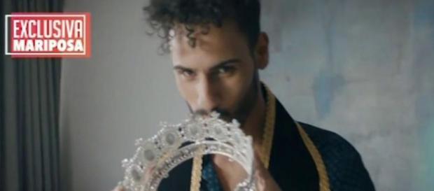 Asraf de GH VIP con La Corona de un concurso Asraf de GH VIP con La Corona de un concurso