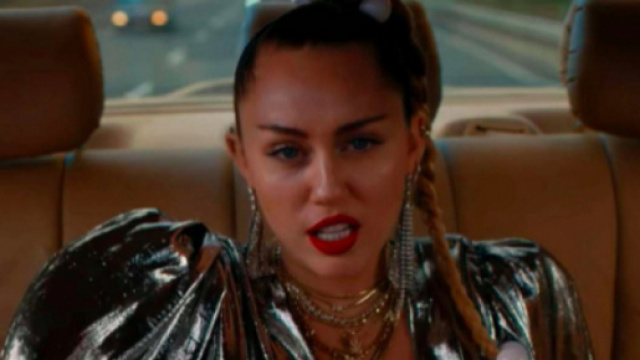 Miley Cyrus fait un retour fulgurant sur le devant de la scène avec ce nouveau titre.