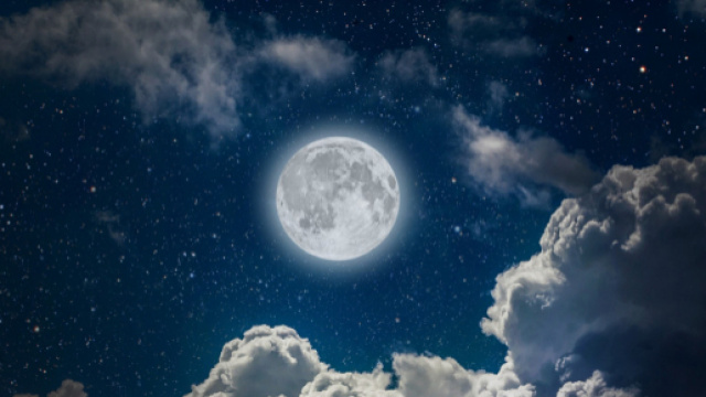 Oroscopo di domani 8 dicembre 2018 | Classifica e previsioni: la Luna 'sposa' il Capricorno, quattro i segni fortunati