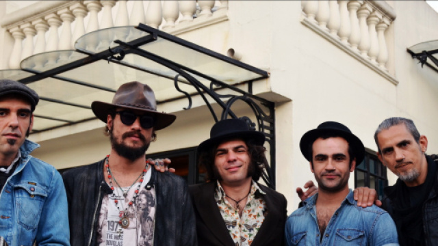 Barrio Viejo, la band argentina capitanata dall'ex calciatore Osvaldo