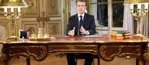 Emmanuel Macron s'est adressé à la Nation en direct de son bureau
