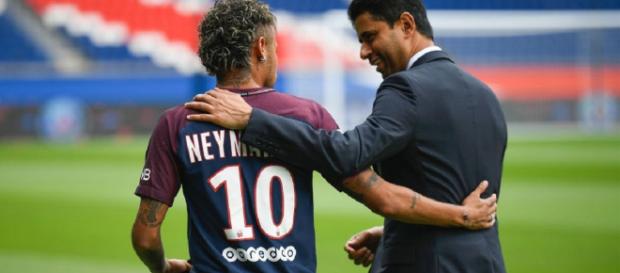 Neymar estrecha vínculos con el PSG Neymar estrecha vínculos con el PSG