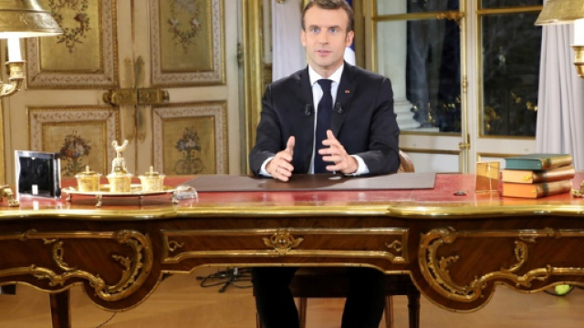 Emmanuel Macron s'est adressé à la Nation en direct de son bureau