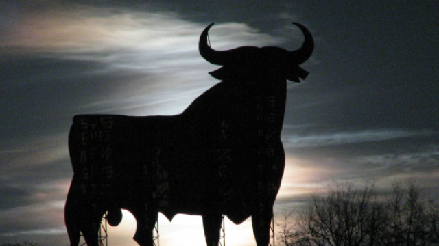 Oroscopo di domani 18 dicembre 2018 | Astrologia e previsioni per la giornata di martedì: la Luna entra nel segno del Toro