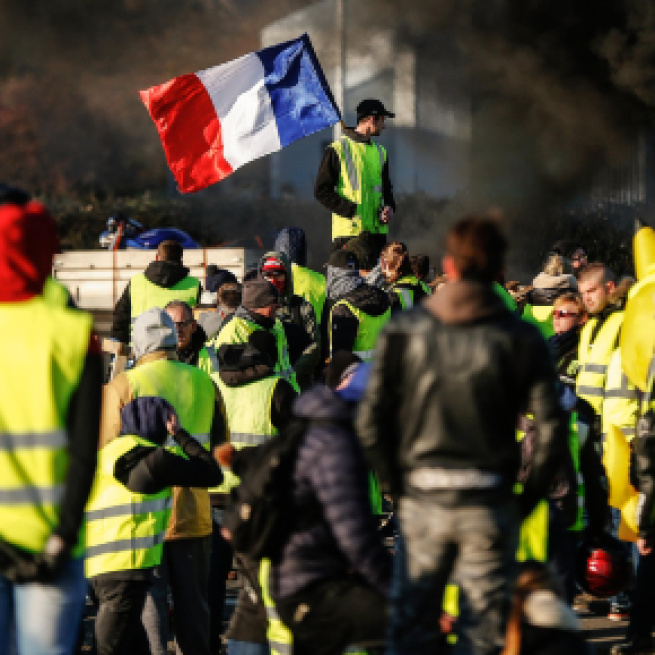 Los "chalecos amarillos" paralizan Francia