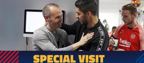 Andrés Iniesta rend visite le Camp Nou