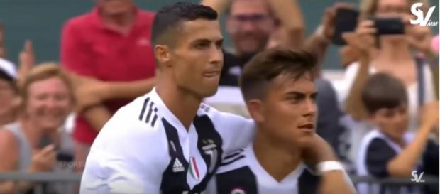 Cristiano Ronaldo e Dybala (Imagem via Youtube) Cristiano Ronaldo e Dybala (Imagem via Youtube)