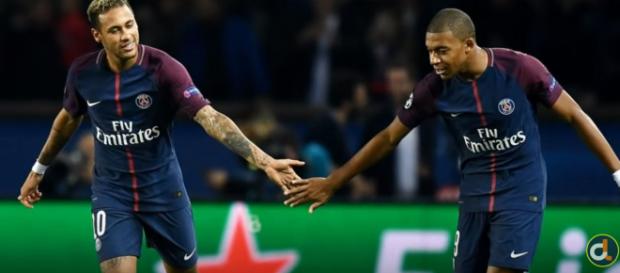 Neymar e Mbappé (Imagem via Youtube) Neymar e Mbappé (Imagem via Youtube)