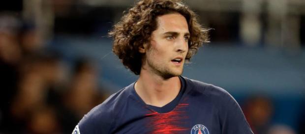 Pour tension avec le PSG, Adrien Rabiot devrait quitter le club de la capitale en 2019 Pour tension avec le PSG, Adrien Rabiot devrait quitter le club de la capitale en 2019