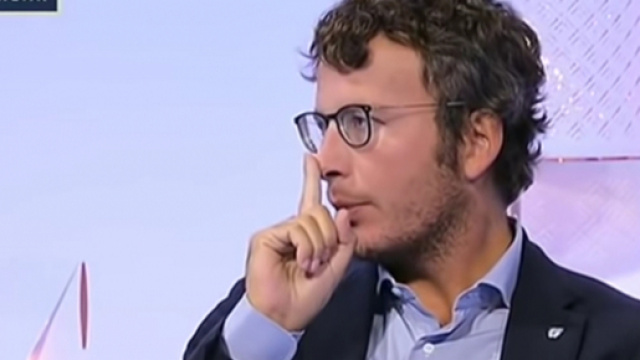 Diego Fusaro contro i preti che seguono il Vangelo di Soros